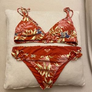 Roxy bikini set